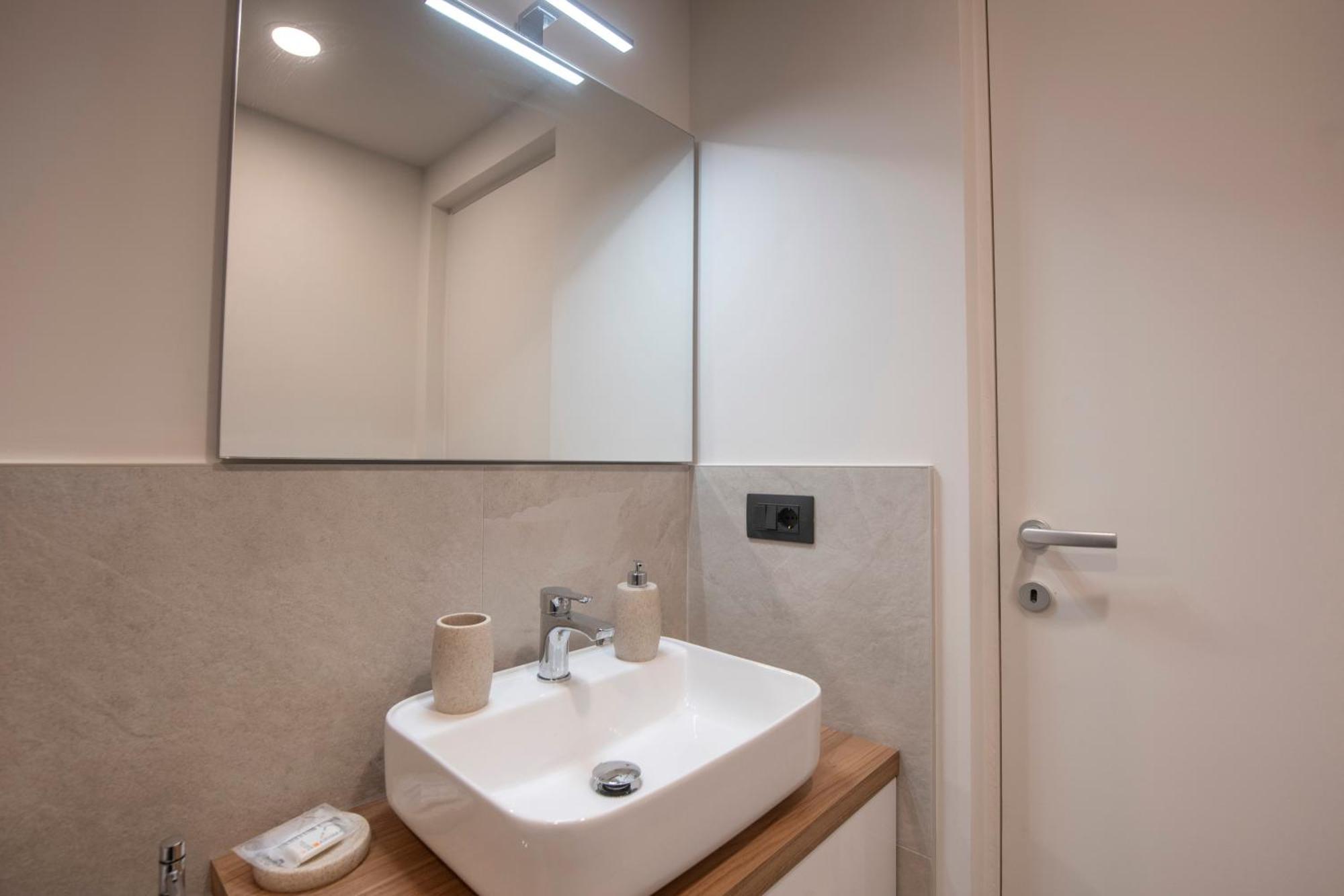 258 - The Loft In Largo Zecca - Luxury Nel Cuore Di Genova エクステリア 写真