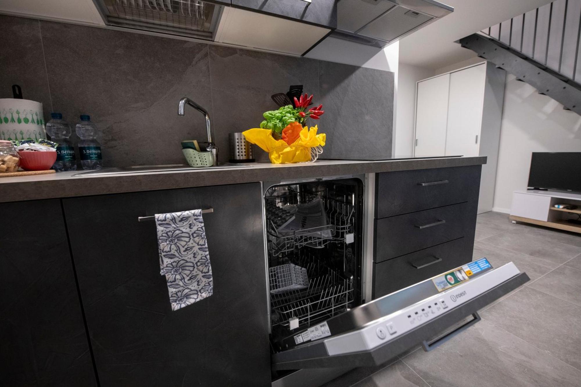 258 - The Loft In Largo Zecca - Luxury Nel Cuore Di Genova エクステリア 写真
